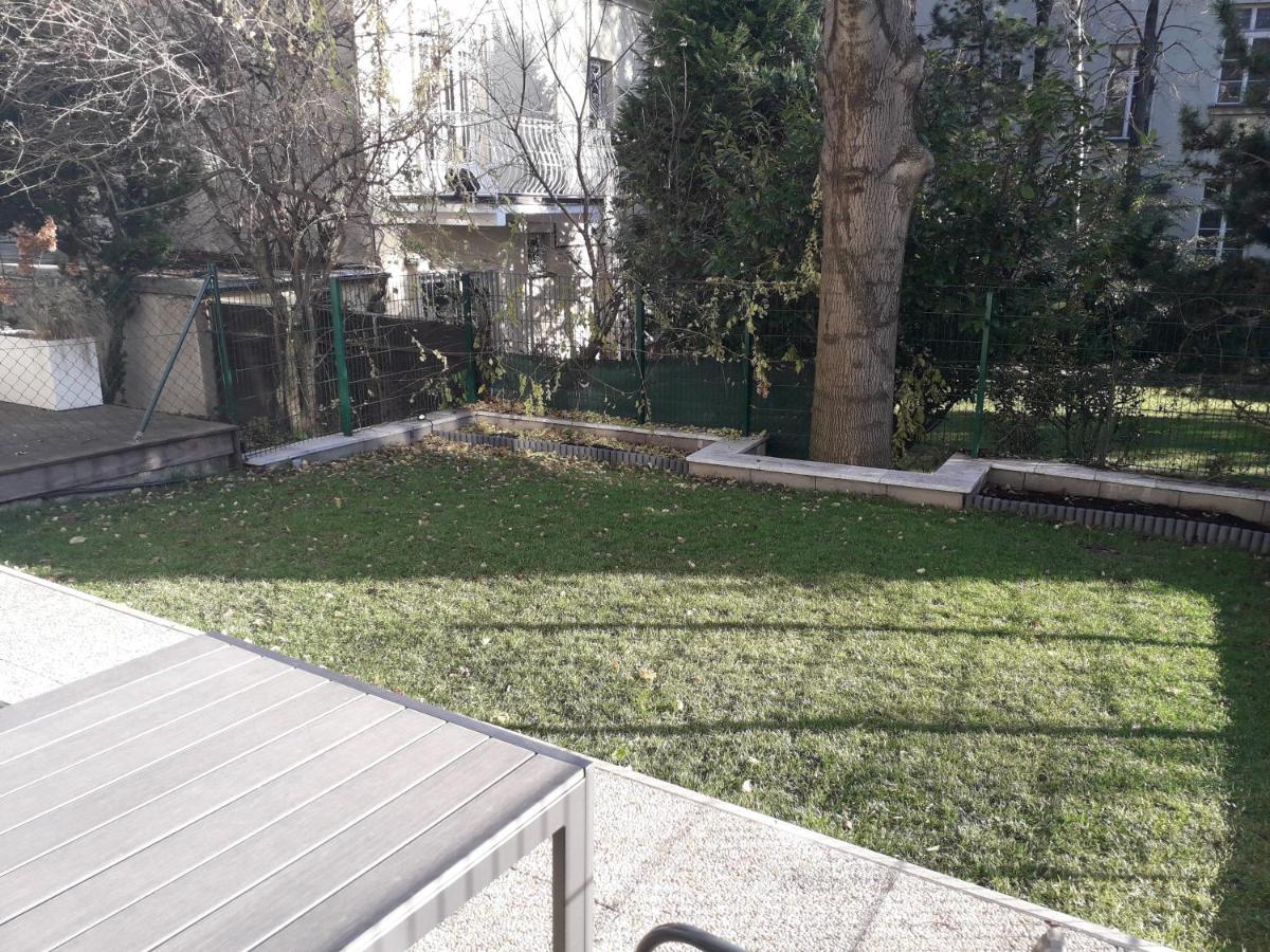 Cosy Flat In The Quiet Area With Own Garden, Free Parking And Direct Public Transport Link To The Centre Apartment Vienna Exterior photo